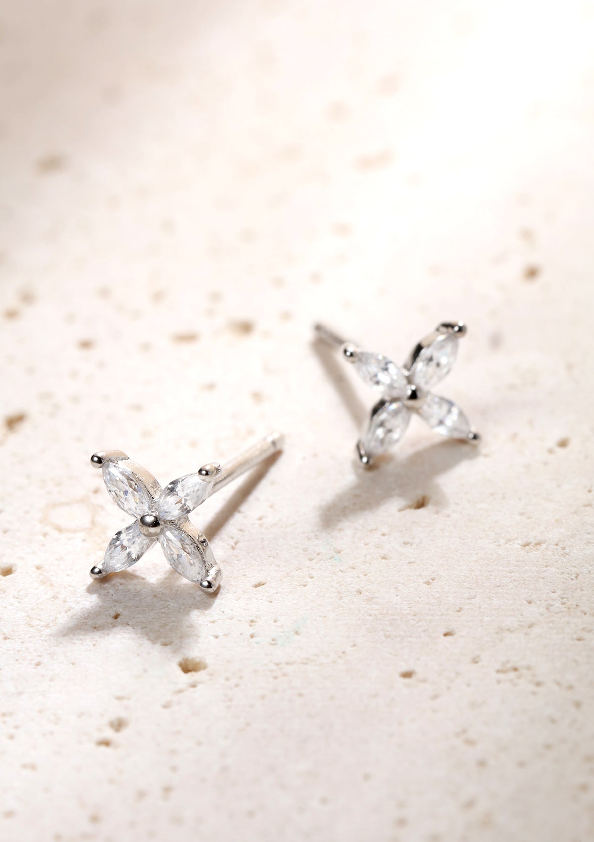 Pendientes de Botón Primavera Plata de Ley 925